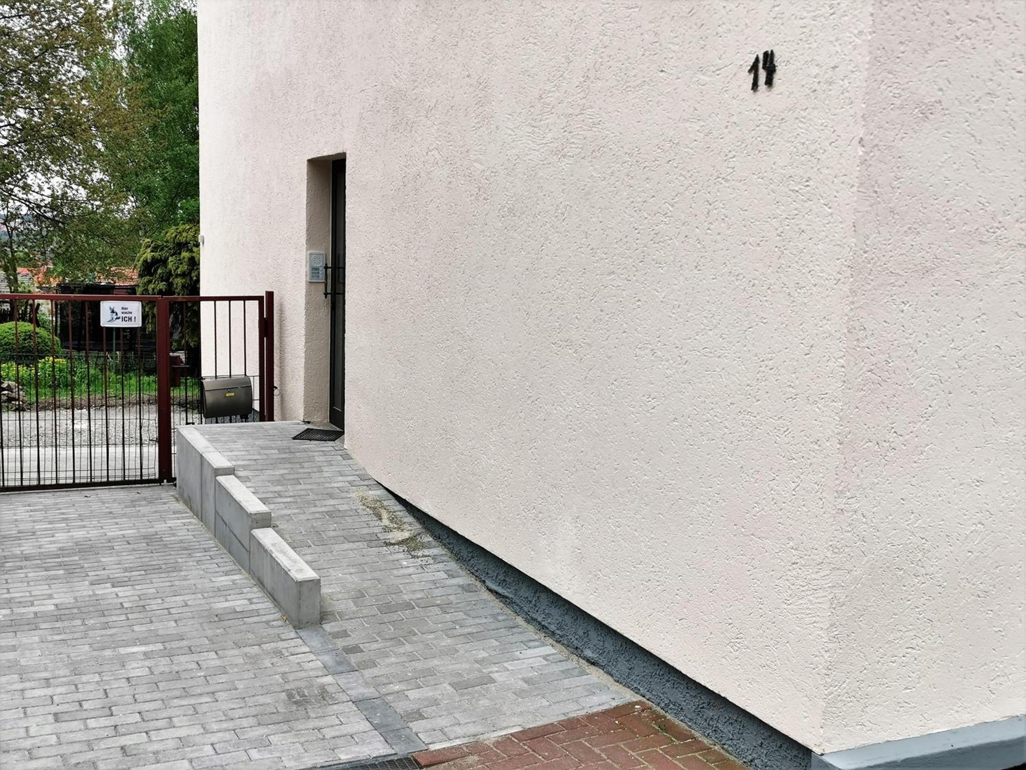 Bohnapartments: Stadtblick Zechenhaus mit Balkon und Parkplatz Ilmenau Exterior photo