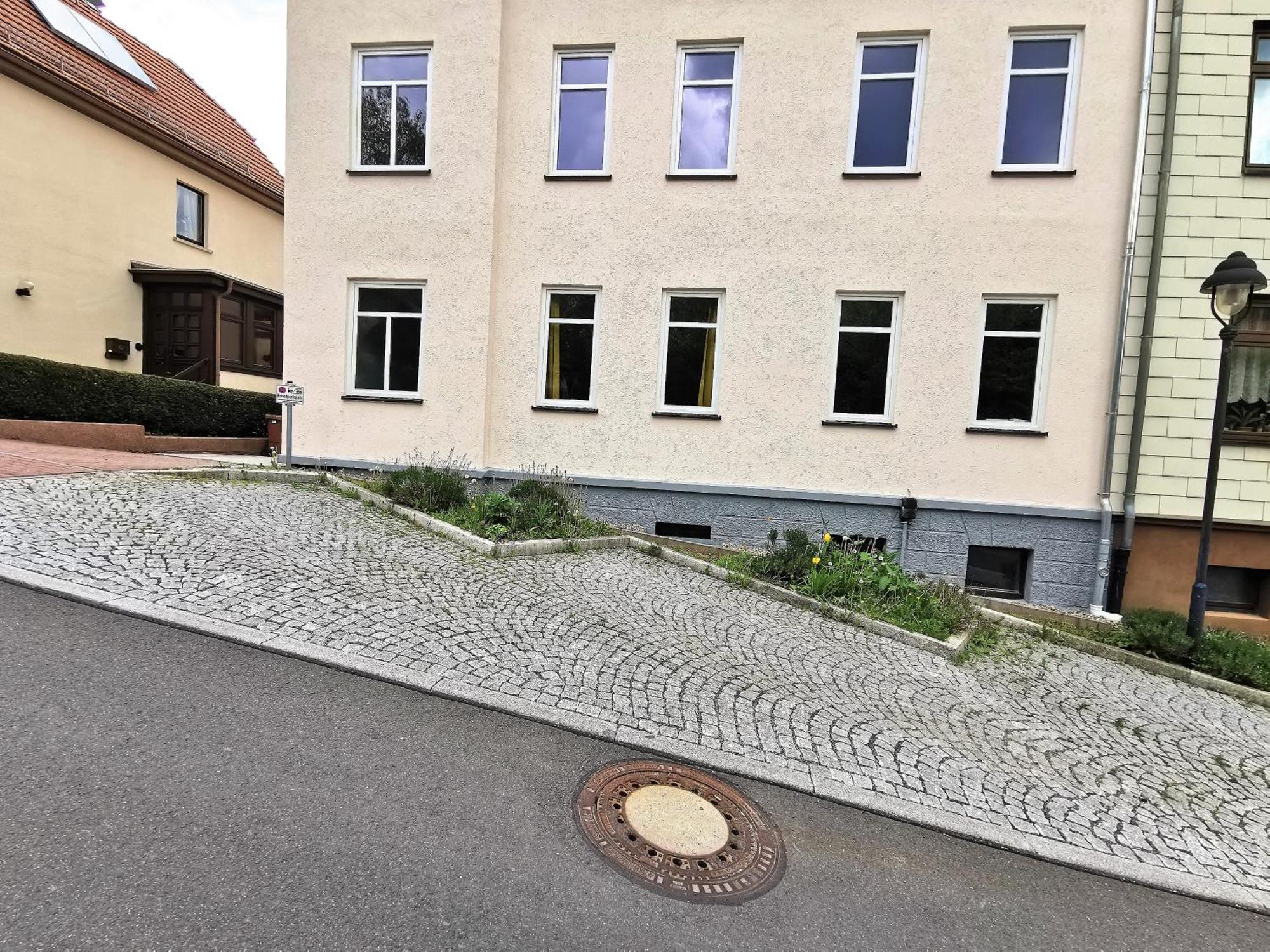 Bohnapartments: Stadtblick Zechenhaus mit Balkon und Parkplatz Ilmenau Exterior photo