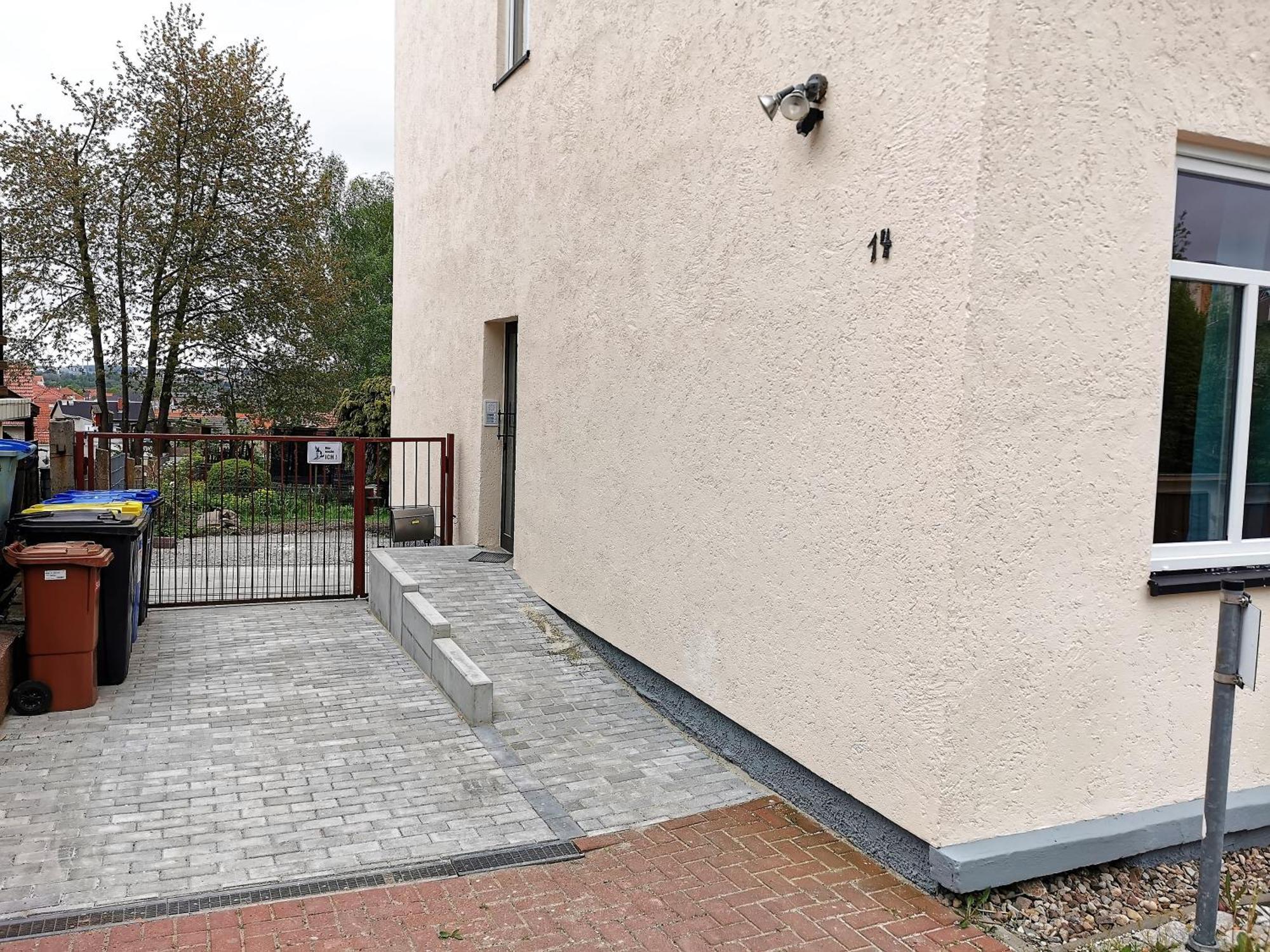 Bohnapartments: Stadtblick Zechenhaus mit Balkon und Parkplatz Ilmenau Exterior photo